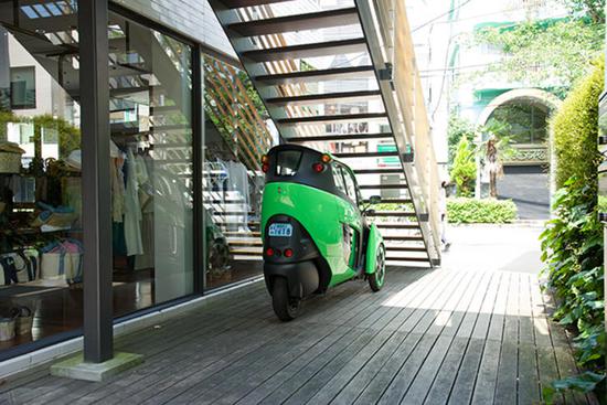 丰田那辆神奇的电动三轮车，最近上路测试了~